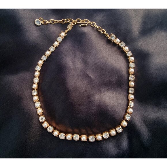 Vintage TRIFARI Gold Tone Clear Rhinestones and Faux Pearls Necklace - Picture 5 of 5